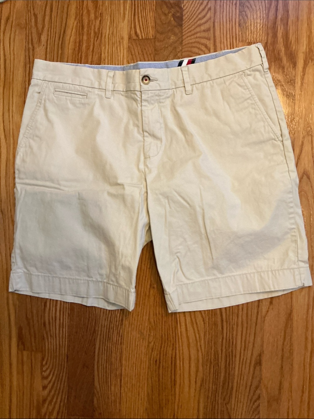 Tommy Hilfiger Men's Stone 100% Cotton Flat Front Shorts